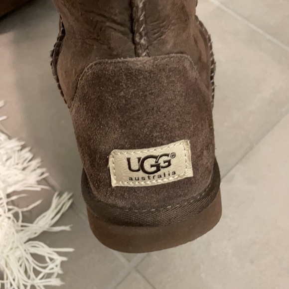Brown Tall Ugg boot - Picture 4 of 10